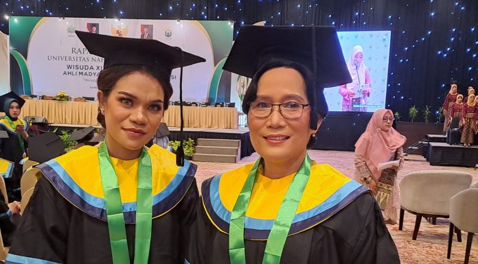 Dua Wisudawati Non-Muslim Lulus dari Kampus Unusa, Junjung Tinggi Toleransi dan Keberagaman Dua Wisudawati Non-Muslim Lulus dari Kampus Unusa, Junjung Tinggi Toleransi dan Keberagaman (foto : ist)