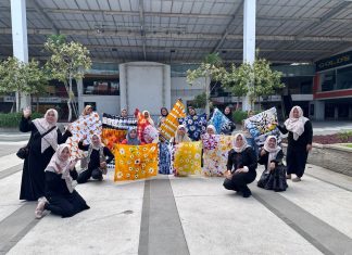 Workshop Shibori Artotel TS Suites Surabaya, Kreatifitas Untuk Bumi dan Perempuan Workshop Shibori Artotel TS Suites Surabaya, Kreatifitas Untuk Bumi dan Perempuan (foto : ist)