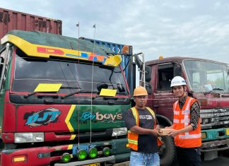 Wujud Apresiasi, TTL Bagikan 200 Paket Makanan Bergizi Lewat Program Pelindo Peduli Wujud Apresiasi, TTL Bagikan 200 Paket Makanan Bergizi Lewat Program Pelindo Peduli (foto : ist)