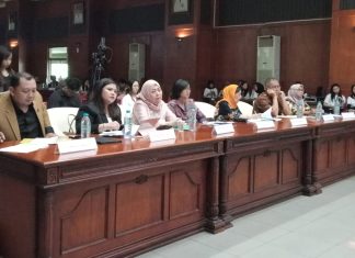 Tim Ansugi Law Menjadi Juri Kompetisi Debat Hukum Nasional ALC V 2025 Fakultas Hukum Unair Tim Ansugi Law Menjadi Juri Kompetisi Debat Hukum Nasional ALC V 2025 Fakultas Hukum Unair (foto : ist)