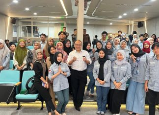 Bedah Buku “Budak Algoritma” di Unusa : Mahasiswa Diajak Sadar Digital dan Melek Teknologi Bedah Buku "Budak Algoritma” di Unusa : Mahasiswa Diajak Sadar Digital dan Melek Teknologi (foto : ist)