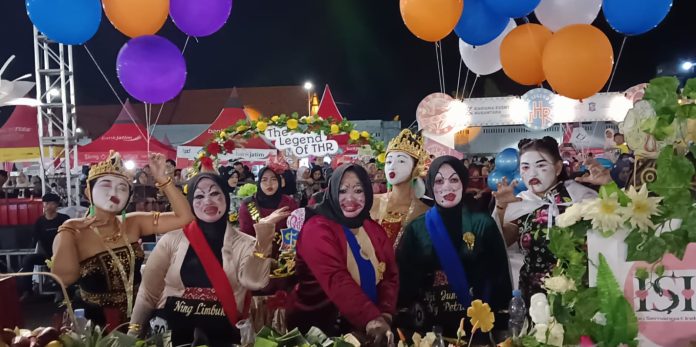 Kemeriahan Gelaran Festival Rujak Uleg 2025 dan Para Pemenangnya (dokpri) Kemeriahan Gelaran Festival Rujak Uleg 2025 dan Para Pemenangnya (dokpri)
