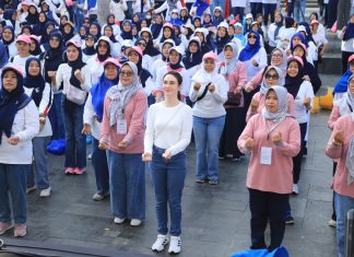Peringati HUT IBI, Seribu Bidan Gelar ’Fun Walk’ di Kota Tua Surabaya Peringati HUT IBI, Seribu Bidan Gelar ’Fun Walk’ di Kota Tua Surabaya (foto : ist)