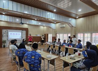 Telkomsel Kenalkan Skul.id ke Beberapa Sekolah di Gresik Telkomsel Kenalkan Skul.id ke Beberapa Sekolah di Gresik (foto : ist)