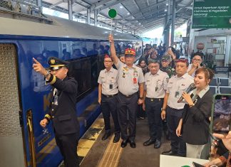 KAI Resmikan Kereta Suite Class Compartment KA Argo Bromo Anggrek, Hadirkan Layanan Premium untuk Pelanggan Setia KAI Resmikan Kereta Suite Class Compartment KA Argo Bromo Anggrek, Hadirkan Layanan Premium untuk Pelanggan Setia (foto : ist)