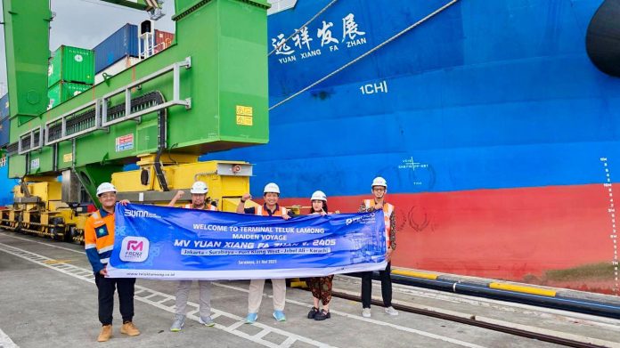 Terminal Teluk Lamong Sambut Layanan Baru Feeder Asia Xpress (FAX) (foto : ist) Terminal Teluk Lamong Sambut Layanan Baru Feeder Asia Xpress (FAX) (foto : ist)