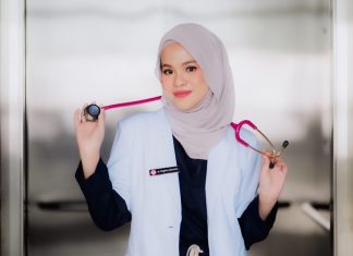 Reghina: Jatuh Bangun Jalani Bisnis Reghina: Jatuh Bangun Jalani Bisnis (foto : ist)