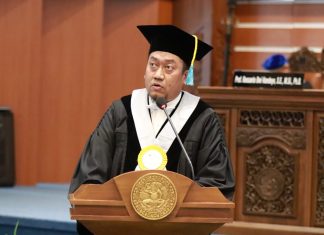 Pakar UNAIR Nilai Kebijakan Parkir Cerminkan Lemahnya Tata Kelola Parkiran Surabaya Pakar UNAIR Nilai Kebijakan Parkir Cerminkan Lemahnya Tata Kelola Parkiran Surabaya (foto : ist)