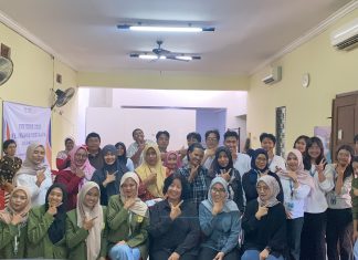 Gandeng Dosen Ahli, Mahasiswa KKN SDGs UPN Veteran Jawa Timur Bantu UMKM Cerdas Finansial Gandeng Dosen Ahli, Mahasiswa KKN SDGs UPN Veteran Jawa Timur Bantu UMKM Cerdas Finansial (foto : ist)