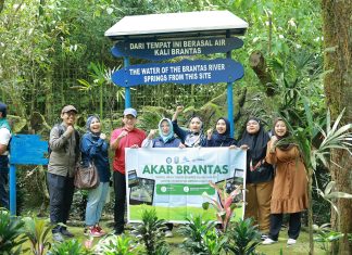 Dukung Konservasi Air, UNAIR Gandeng 4 PTN-BH Tanam Pohon di Hulu Brantas Dukung Konservasi Air, UNAIR Gandeng 4 PTN-BH Tanam Pohon di Hulu Brantas (foto : ist)