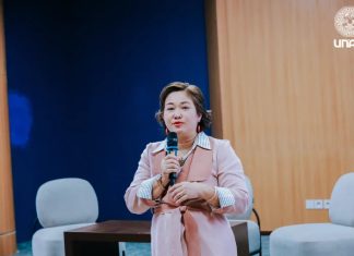 UNAIR Raih Bintang 5 HURS, Bukti Komitmen jadi Kampus Sehat dan Bahagia UNAIR Raih Bintang 5 HURS, Bukti Komitmen jadi Kampus Sehat dan Bahagia (foto ist : Sri Widati Ketua AHPC)