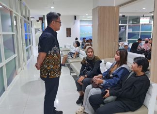 KAI Daop 8 Surabaya Beri Pendampingan Penuh kepada Korban Insiden Pelemparan Batu KA Sancaka KAI Daop 8 Surabaya Beri Pendampingan Penuh kepada Korban Insiden Pelemparan Batu KA Sancaka (foto : ist)
