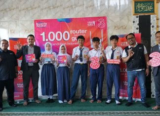 Tri dan 1.000 Guru Foundation Buka Akses Digital di Pelosok Negeri, Dukung Masa Depan Pendidikan Indonesia Tri dan 1.000 Guru Foundation Buka Akses Digital di Pelosok Negeri, Dukung Masa Depan Pendidikan Indonesia (foto : ist)