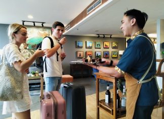 Aston Inn Jemursari Hadirkan Pass Around Trolley & Minuman Hangat untuk Tamu Spesial Aston Inn Jemursari Hadirkan Pass Around Trolley & Minuman Hangat untuk Tamu Spesial (foto : ist)