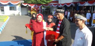 BKKBN Jatim Gelar Upacara HUT RI Ke-80, Serahkan Penghargaan dan Parade Nusantara