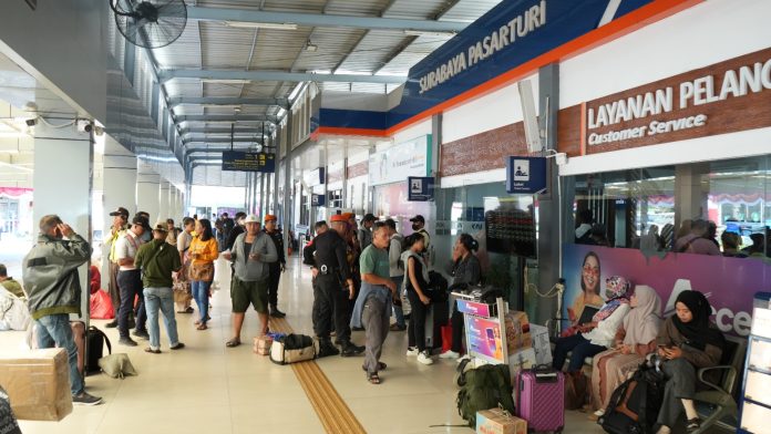 Jalur Kereta Api di Stasiun Pegadenbaru Sudah Bisa Dilalui Kembali, Keberangkatan KA Dari Daop 8 Surabaya Tidak Memutar Lagi (foto : ist)