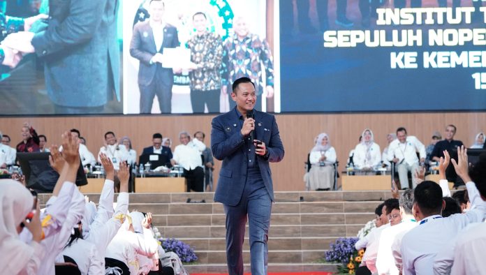 AHY Bakar Semangat Maba ITS Wujudkan Indonesia Emas 2045 (foto : ist)