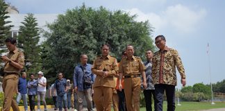 Pemkab Tuban Kunjungi Pabrik PT Solusi Bangun Indonesia Tbk. Wujudkan Sinergi Pemkab Tuban Kunjungi Pabrik PT Solusi Bangun Indonesia Tbk Wujudkan Sinergi (foto : ist)