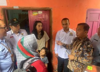 Menteri Wihaji Tegaskan Program Genting Harus Tepat Sasaran, Tinjau Keluarga Berisiko Stunting di Malang Menteri Wihaji Tegaskan Program Genting Harus Tepat Sasaran, Tinjau Keluarga Berisiko Stunting di Malang (foto : ist)