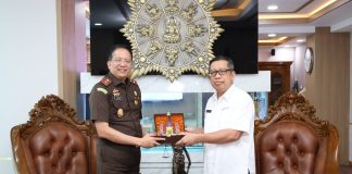 DJP Jatim dan Kejati Jatim Perkuat Penegakan Hukum Pajak dan Cegah Rokok Ilegal