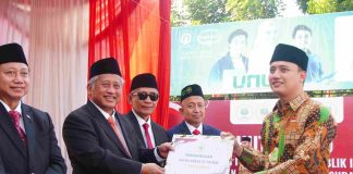 Di Puncak HUT RI Ke-80, Yarsis Berikan 0,9 Kg Lebih Emas Kepada Karyawan