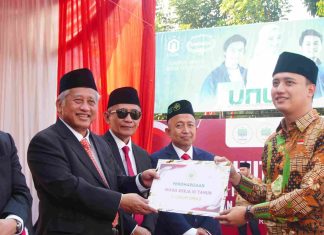 Di Puncak HUT RI Ke-80, Yarsis Berikan 0,9 Kg Lebih Emas Kepada Karyawan