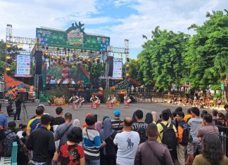 KAI Daop 8 Surabaya Gelar Parade Budaya Hadirkan Pertunjukan Seni Reog Ponorogo dan Ketoprak Puri Kencono dengan Lakon Ande-Ande Lumut