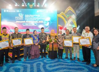 Gubernur Khofifah Tutup FESyar Regional Jawa 2025, Optimis Jawa Timur Jadi Pionir Ekonomi Syariah Nasional