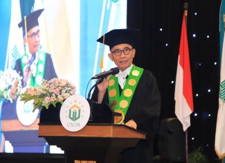 Rektor Unusa Lepas Seribu Lebih Wisudawan Dalam Suasana Penuh Haru