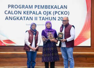 Cegah Pinjol Ilegal, Gubernur Khofifah Ajak Sinergi OJK Perkuat Literasi dan Akses Keuangan di Desa