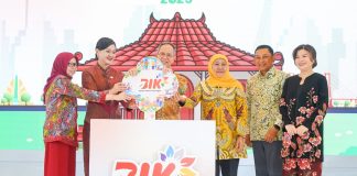 Gubernur Khofifah Hadiri Gelaran Puncak Bulan Inklusi Keuangan (BIK) dan FinExpo 2025 Bersama OJK