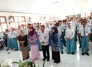 Stop Pernikahan Dini Agar Tidak Menjadi JUS : Sosialisasi dan Edukasi untuk Siswa dari BKKBN di SMAN 19 Surabaya