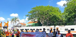 Kecelakaan di Perlintasan Menurun, Daop 8 Surabaya Perkuat Edukasi dan Aksi Nyata Keselamatan di Perlintasan