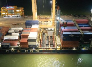 PT INKA (Persero) Kirim Tiga Platform Lokomotif ke Australia via Terminal Petikemas Surabaya, Perkuat Ekspansi Global