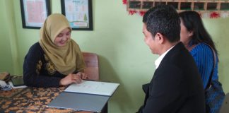 Kemendukbangga/BKKBN Jatim Dorong Ayah Ambil Rapor Anak Sentuhan Cinta dalam Pendidikan