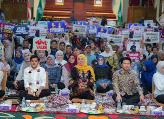 Gubernur Khofifah dan Wagub Emil Dardak Bersama Masyarakat Jawa Timur Sambut Meriah Valen Sang Juara D’Academy7