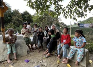 ITS Fasilitasi Pemberian Bantuan 34 Mahasiswa ITS Korban Banjir Sumatera