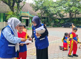 PT Terminal Petikemas Surabaya Donasikan 800 Buku untuk Sejumlah Sekolah Dasar di Kota Malang