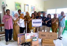 Dukung Puskesmas Pesisir, PT Terminal Teluk Lamong Salurkan Bantuan Alat Kesehatan Lengkap