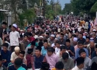 Bukan Hanya Takjil, Ribuan Warga Sumenep Disebut Rela Antre Sejak Siang demi Bisa Tarawih Plus Dapat Amplop Rp300 Ribu