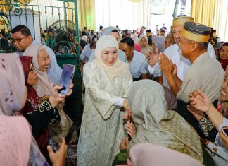Antusiasme Warga Tak Surut di Hari Terakhir Riyayan Idul Fitri 1447 H di Kediaman Gubernur Khofifah