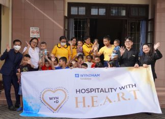 Wyndham Surabaya dan Casa Grande East Java Berbagi Kebahagiaan di Bulan Ramadan