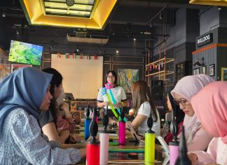 Workshop Buket Balon : Diwarnai Balon, Tawa dan Kreativitas di ARTOTEL Hayam Wuruk Surabaya