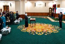 Khofifah Kukuhkan Shodiqin sebagai Kepala Perwakilan BKKBN Jatim, Fokus Tekan AKI, AKB dan Pernikahan Dini