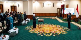 Khofifah Kukuhkan Shodiqin sebagai Kepala Perwakilan BKKBN Jatim, Fokus Tekan AKI, AKB dan Pernikahan Dini