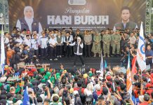 Gubernur Khofifah, Wagub Emil dan Forkopimda Jatim Bersama Ribuan Buruh Peringati May Day 2026 di Halaman Kantor Gubernur Jawa Timur