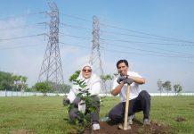 Peringati Hari Bumi, PLN UIT JBM Tanam Pohon dan Perkuat Program GI Andal di GI Jatigedong
