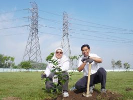 Peringati Hari Bumi, PLN UIT JBM Tanam Pohon dan Perkuat Program GI Andal di GI Jatigedong