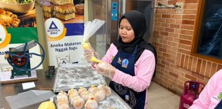 Pupuk Kujang Gandeng Bogasari Tingkatkan Keterampilan Tata Boga Warga Cikampek