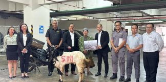 Swiss-Belinn Manyar Surabaya Sambut Idul Adha dengan Penyerahan Hewan Kurban kepada Masjid Al-Anwar Surabaya